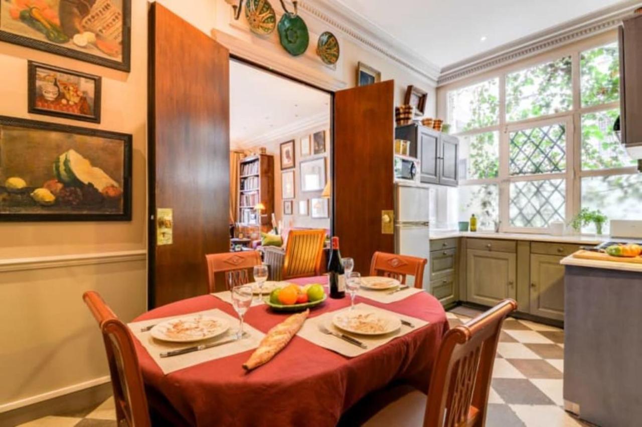 Appartamento Guestready - Classic Parisian In Marais Parigi